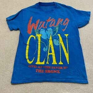 Women’s graphic t shirt